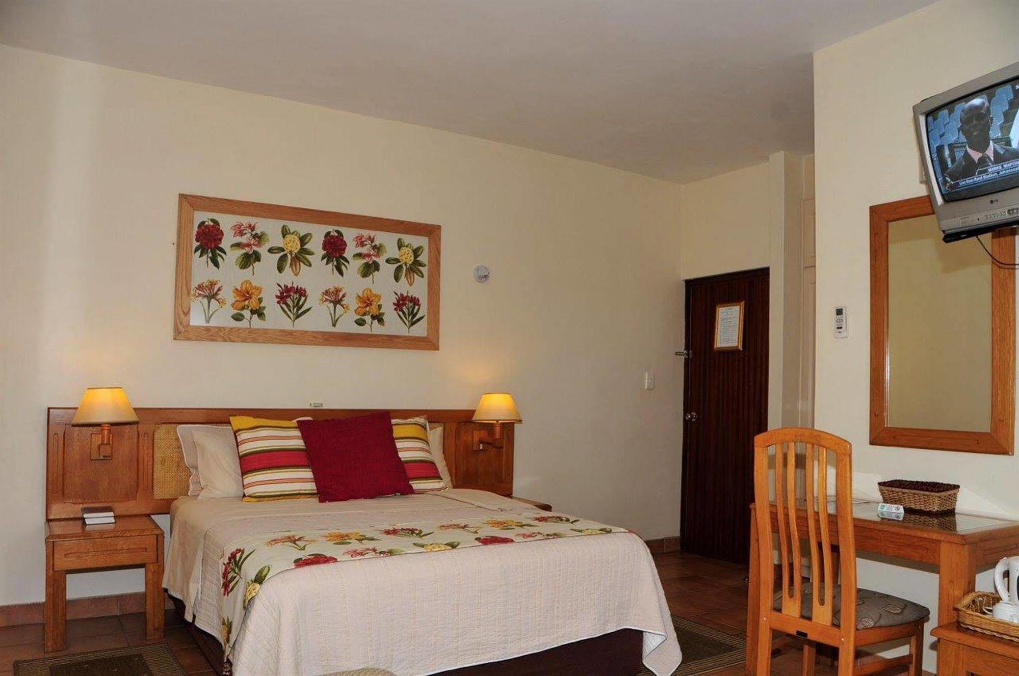 Bed & Breakfast Centre Court 4*